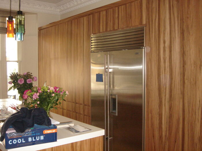 Notting Hill Gate — Kitchen with steel appliances